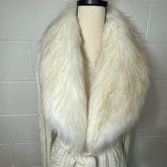 Jennifer Lopez Women's Faux Fur Collar Sweater Coat Jacket - Picture 3 of 13